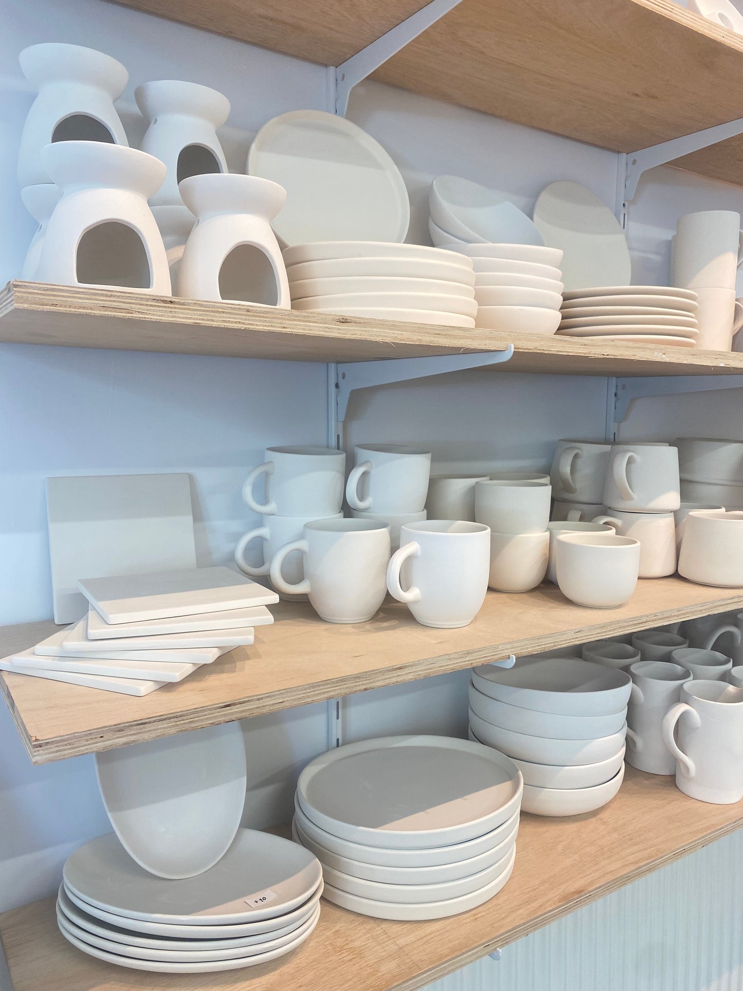 Pottery Painting Cafe / Keramiek Schilderen