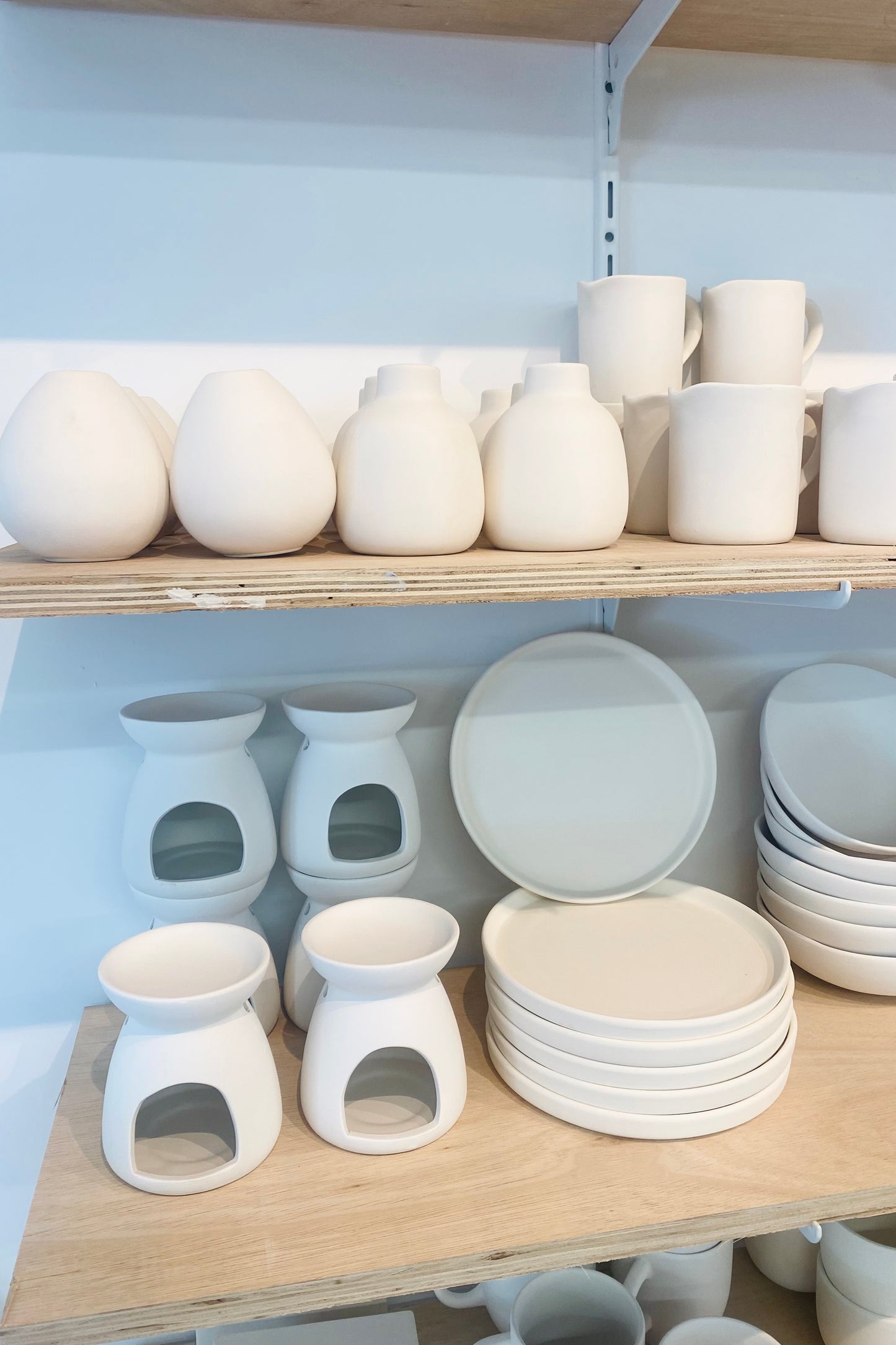Pottery Painting Cafe / Keramiek Schilderen