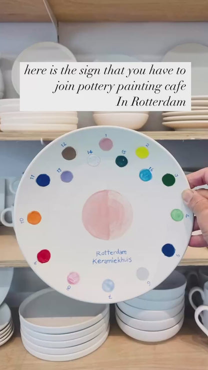 Pottery Painting Cafe / Keramiek Schilderen